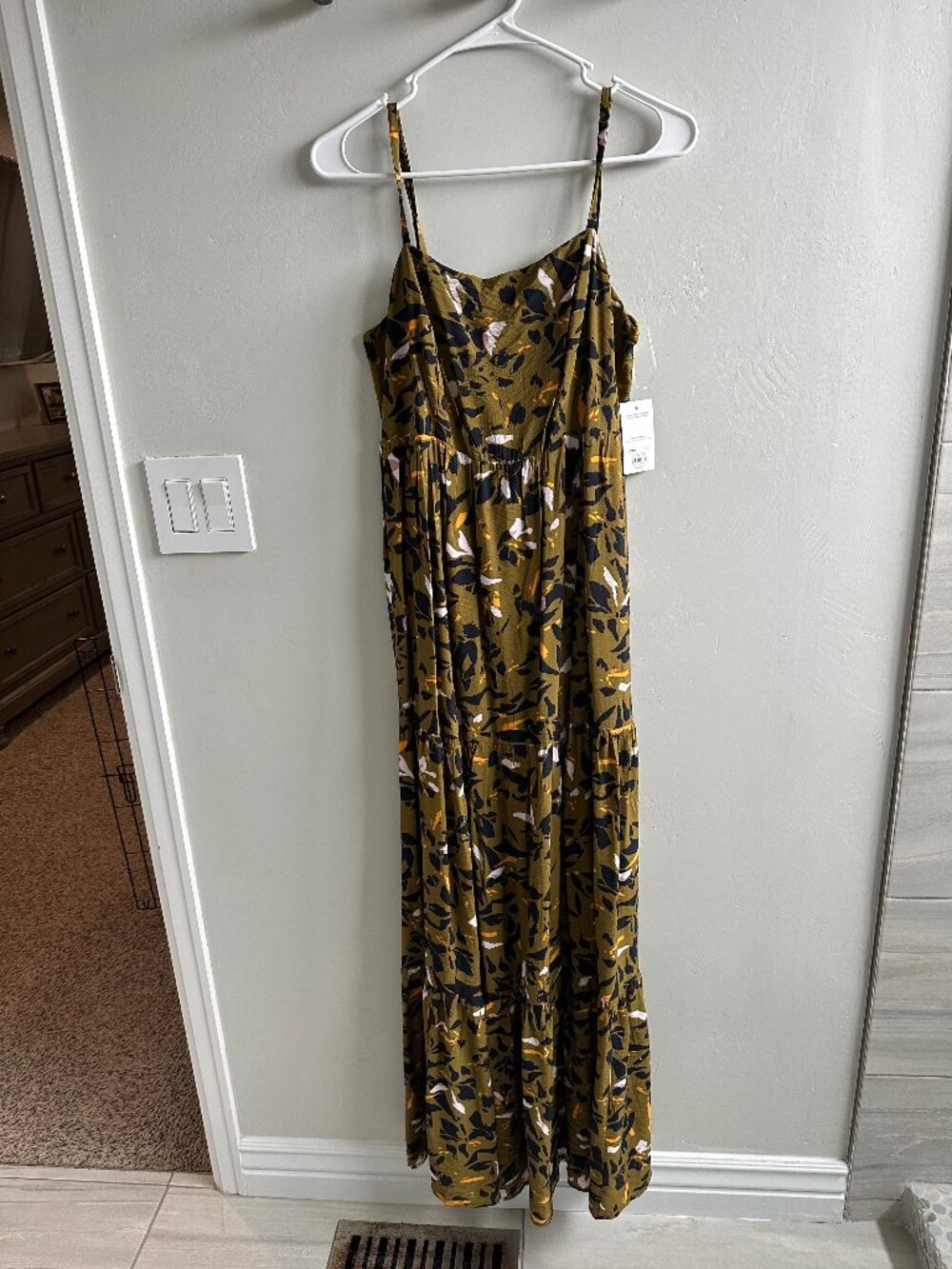 NWT Nine West Tiered Maxi Dress Size M